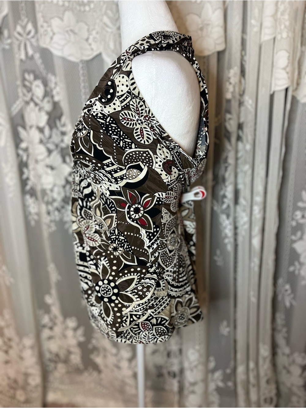Y2K mandee Twist-Front Floral Print Sleeveless Top - Black, Cream & Brown - Picture 3 of 5
